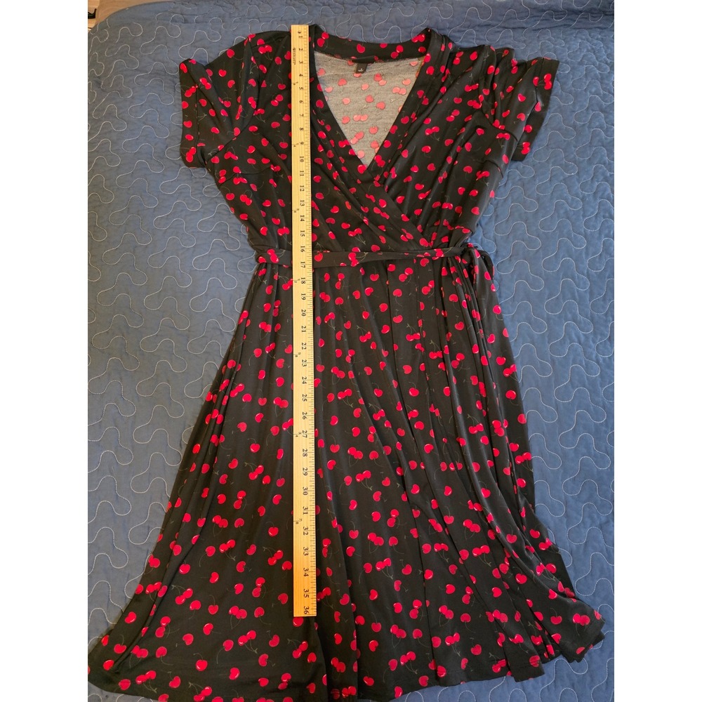 Torrid Cherry Print Faux Wrap Dress Size 1 Black Red Retro Pin Up Rockabilly - Picture 11 of 12